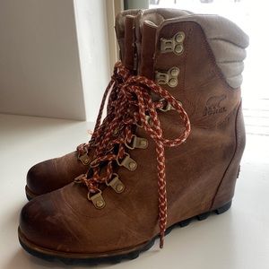 Sorel Wedge Boots - Brown Leather Waterproof - Size 8.5
